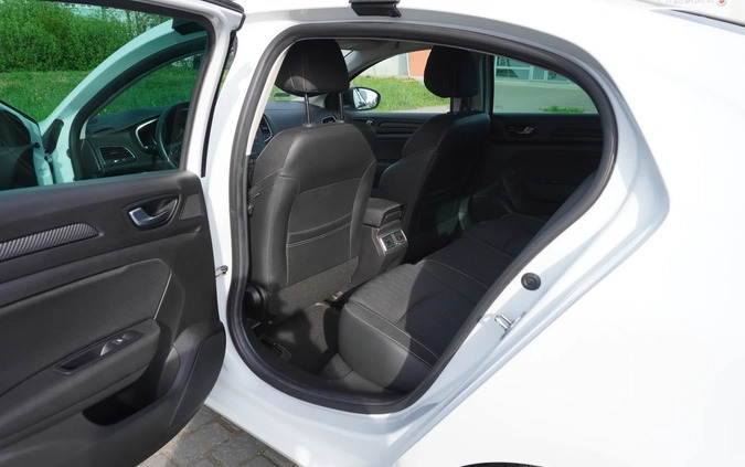 Renault Megane cena 58000 przebieg: 57400, rok produkcji 2019 z Gliwice małe 277